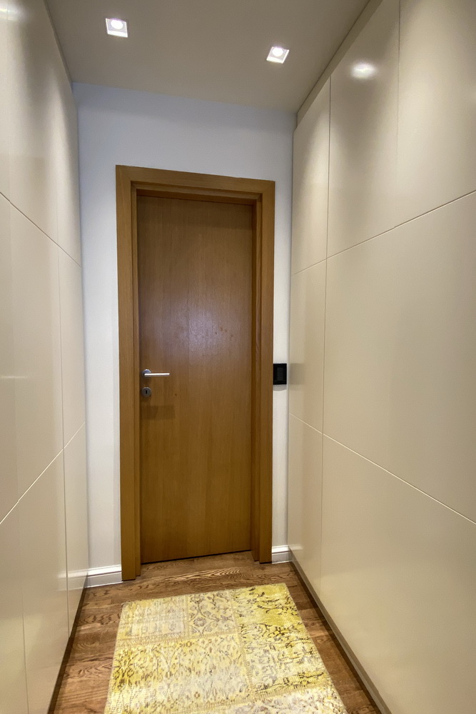 Moderan stan na Dedinju - hodnik | Modern apartment in Dedinje - corridor