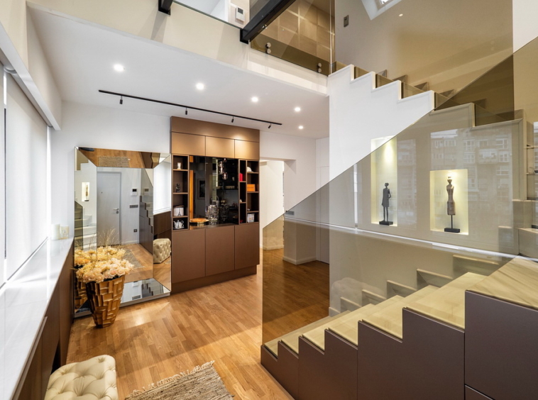 Elegantan dupleks - stepenište | Elegant duplex apartment - staircase