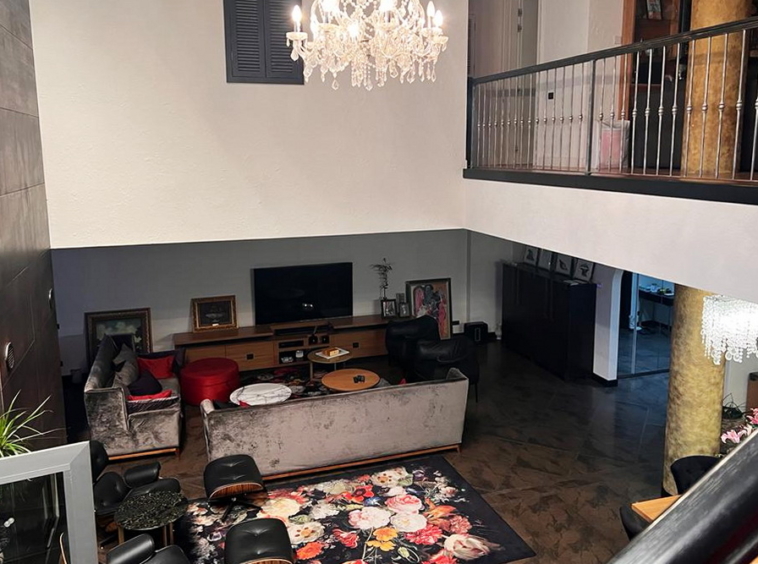 Dupleks, Vračar - stepenište, dnevna soba | Duplex apartment, Vračar - staircase, living room