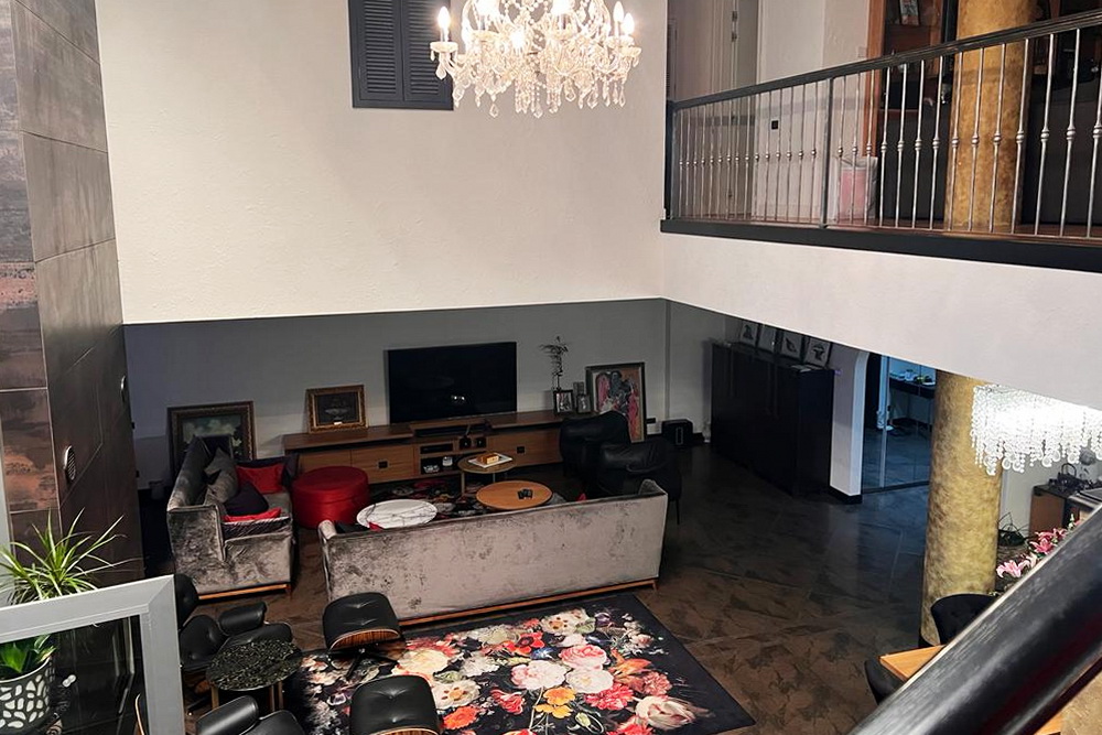 Dupleks, Vračar - stepenište, dnevna soba | Duplex apartment, Vračar - staircase, living room