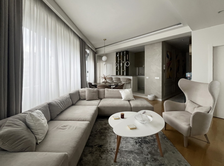 Četvorosoban stan, Vračar - dnevna soba, trpezarija, kuhinja | 3-Br apartment, Vračar - living room, dining room, kitchen