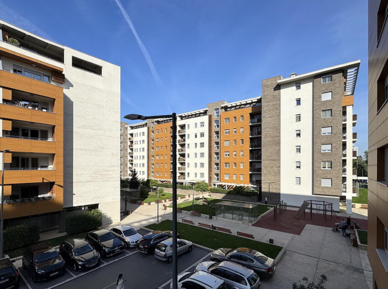 Trosoban stan, A Blok - pogled s terase | 2-Br apartment, A Blok - view from the terrace