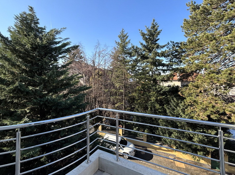 Četvorosoban stan, Dedinje - terasa | 3-Br apartment, Dedinje - terrace