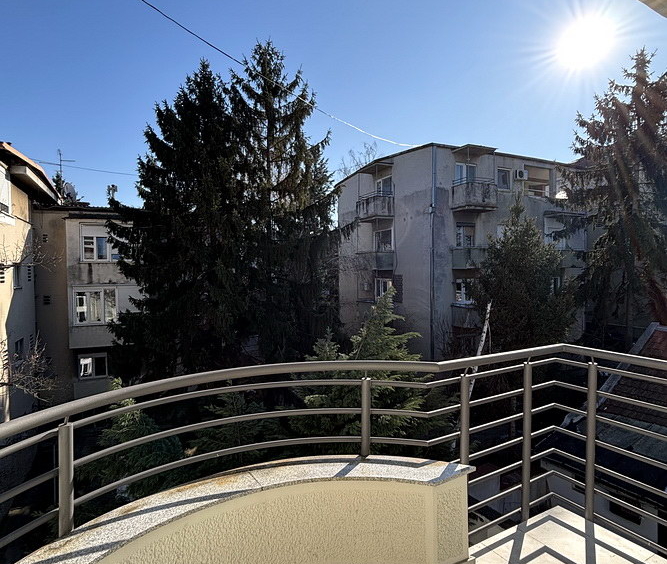 Četvorosoban stan, Dedinje - terasa | 3-Br apartment, Dedinje - terrace