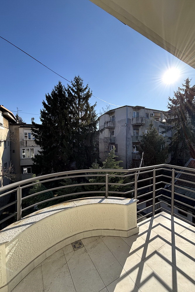 Četvorosoban stan, Dedinje - terasa | 3-Br apartment, Dedinje - terrace