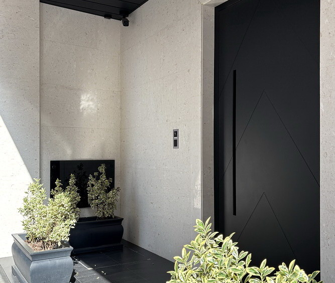 Stan sa tri spavaće sobe, Vračar - ulaz u zgradu | 3-Br apartment, Vračar - building entrance