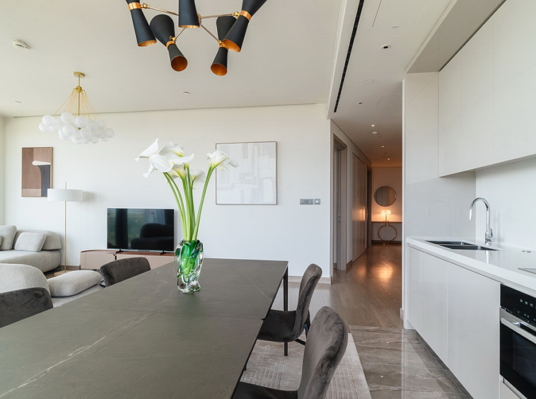 Trosoban stan, St. Regis Branded Residences - dnevna soba, trpezarija, kuhinja | 2-Br apartment, St. Regis Branded Residences - living room, dining room, kitchen