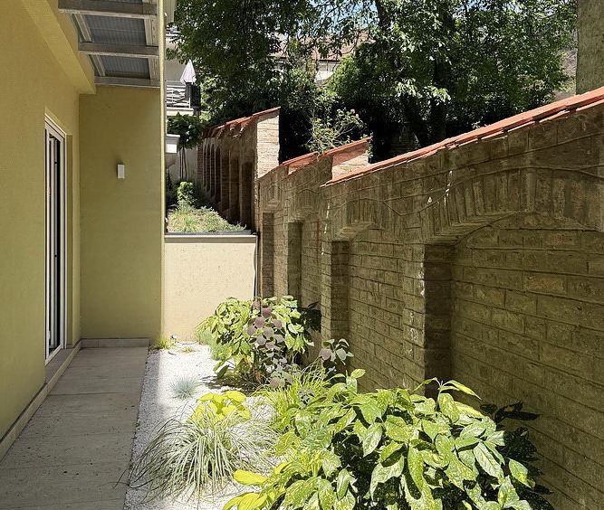 Četvorosoban stan, Neimar - bašta | 3-Br apartment, Neimar - garden