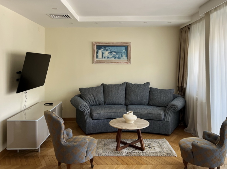 Trosoban dupleks, Dedinje - dnevna soba, trpezarija, kuhinja | 2-Br duplex apartment, Dedinje - living room, dining room, kitchen