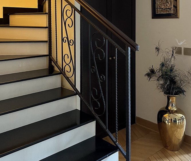 Trosoban dupleks, Dedinje - stepenište | 2-Br duplex apartment, Dedinje - staircase